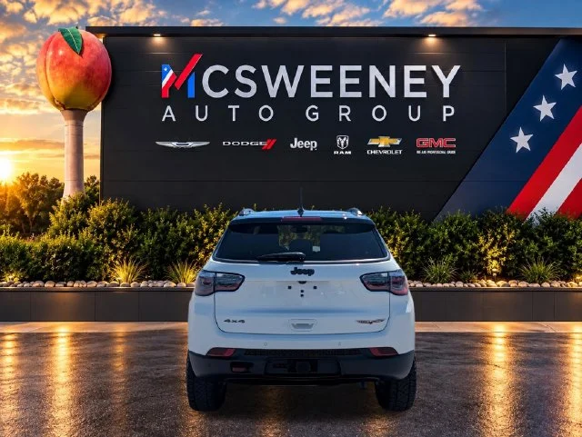 Used 2021 White Jeep Trailhawk image 4