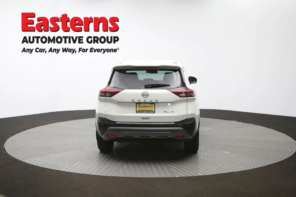 Used 2023 White Nissan SL image 40