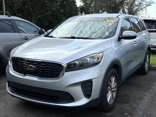 Used 2019 Silver Kia LX image 3