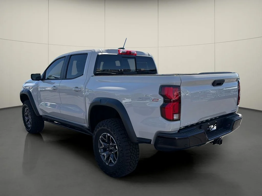 New 2026 White Chevrolet ZR2 image 5