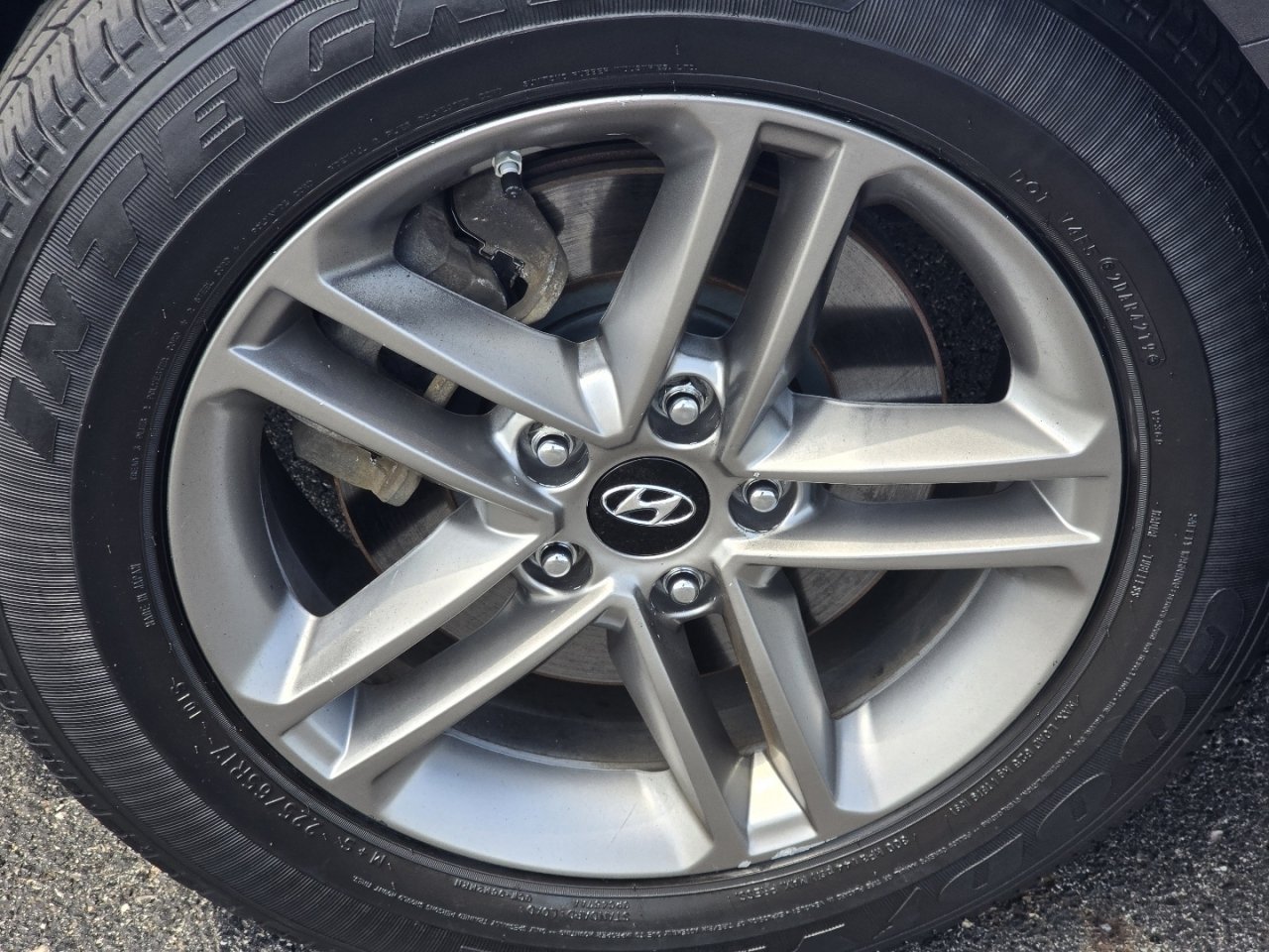 Used 2018 Silver Hyundai  image 9