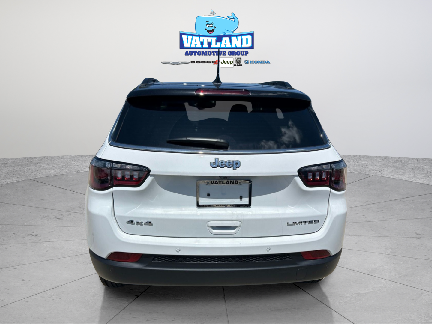 New 2026 Bright White Clear-Coat Exterior Paint Jeep Limited image 4