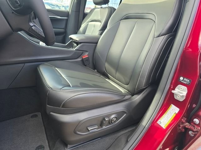 New 2026 Velvet Red Pearl-Coat Exterior Paint Jeep Limited image 6