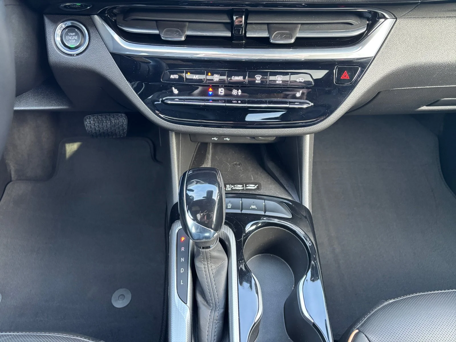 Used 2024 Red Buick Avenir image 15