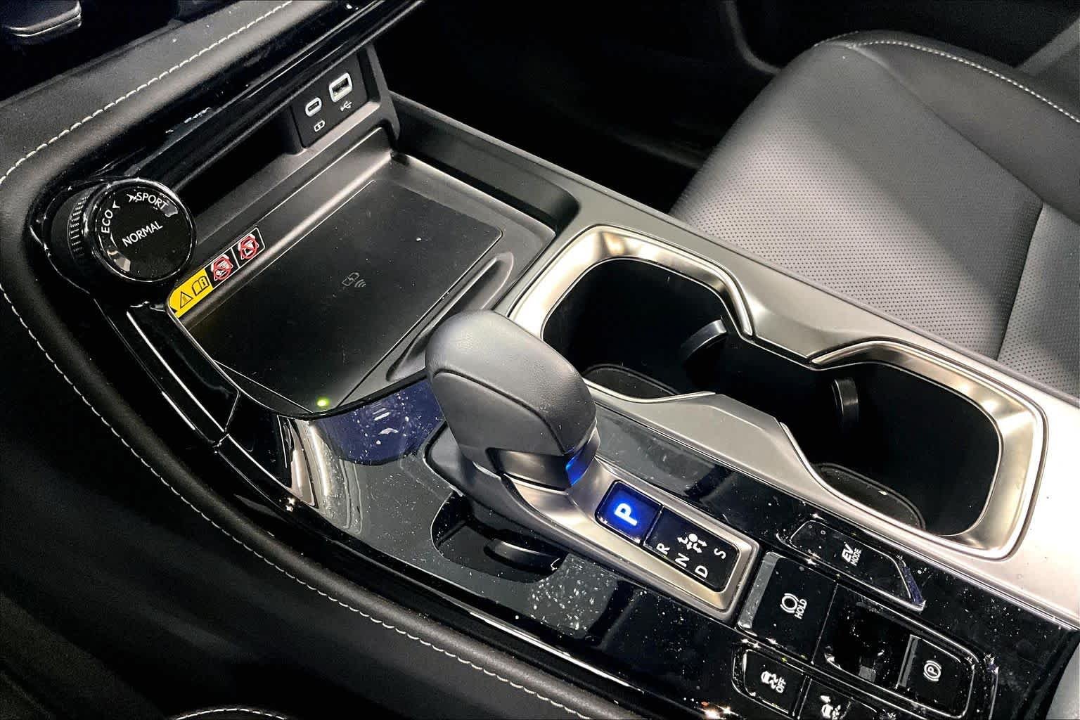 2026 Lexus NX Hybrid 350h - Photo 17