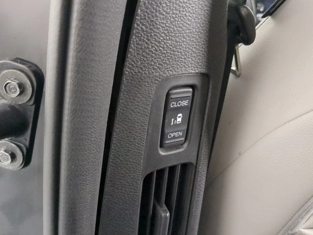 Used 2018 Black Honda EX-L image 16