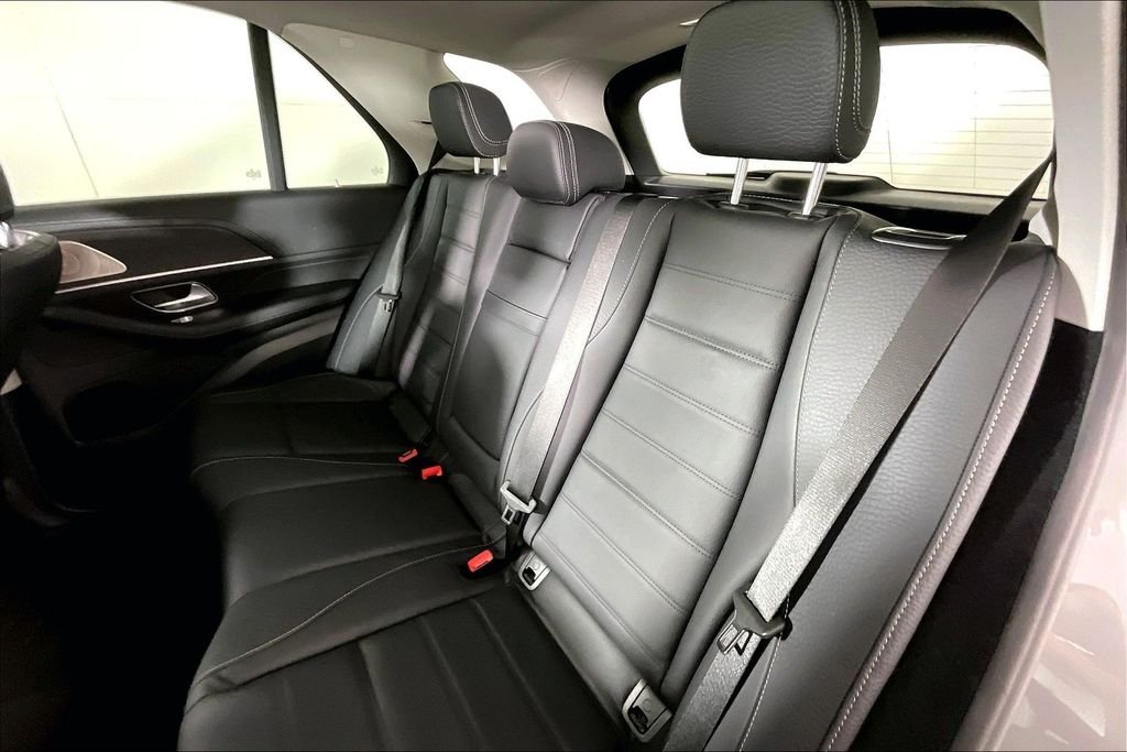 Used 2026  Mercedes-Benz GLE 450 image 18