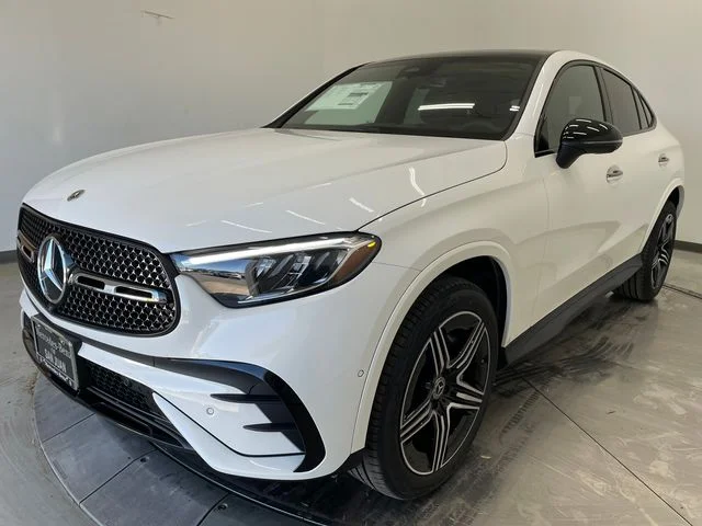 New 2027 White Mercedes-Benz GLC 300 image 32
