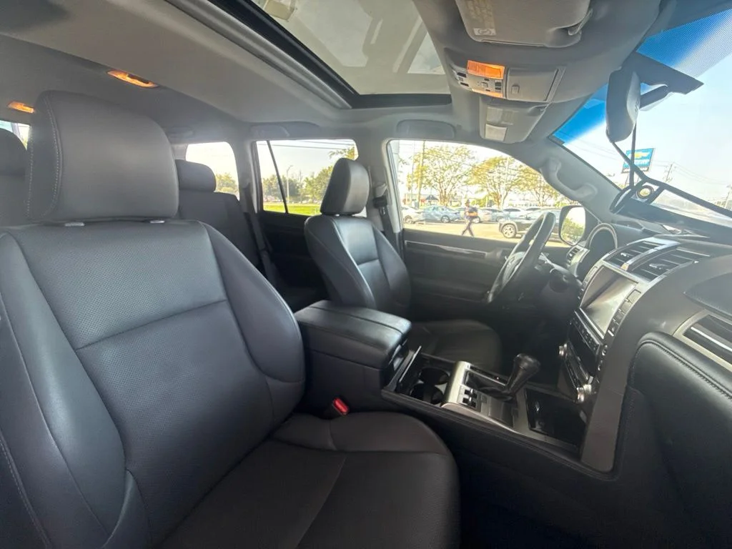 Used 2019 Silver Lexus 460 image 31