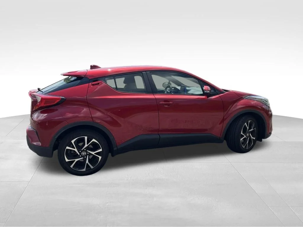 Used 2021 Red Toyota XLE image 10