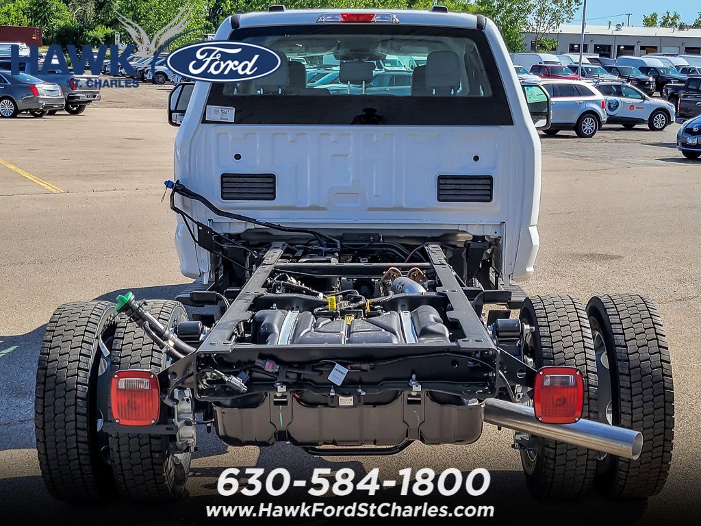 New 2026 Oxford White Ford F-450® XL image 5