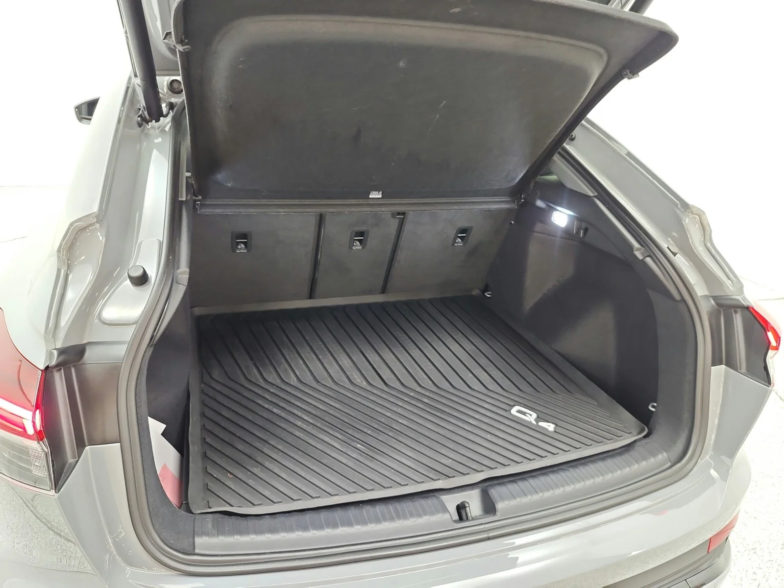 Used 2024 Pebble Gray Audi Premium Plus image 21