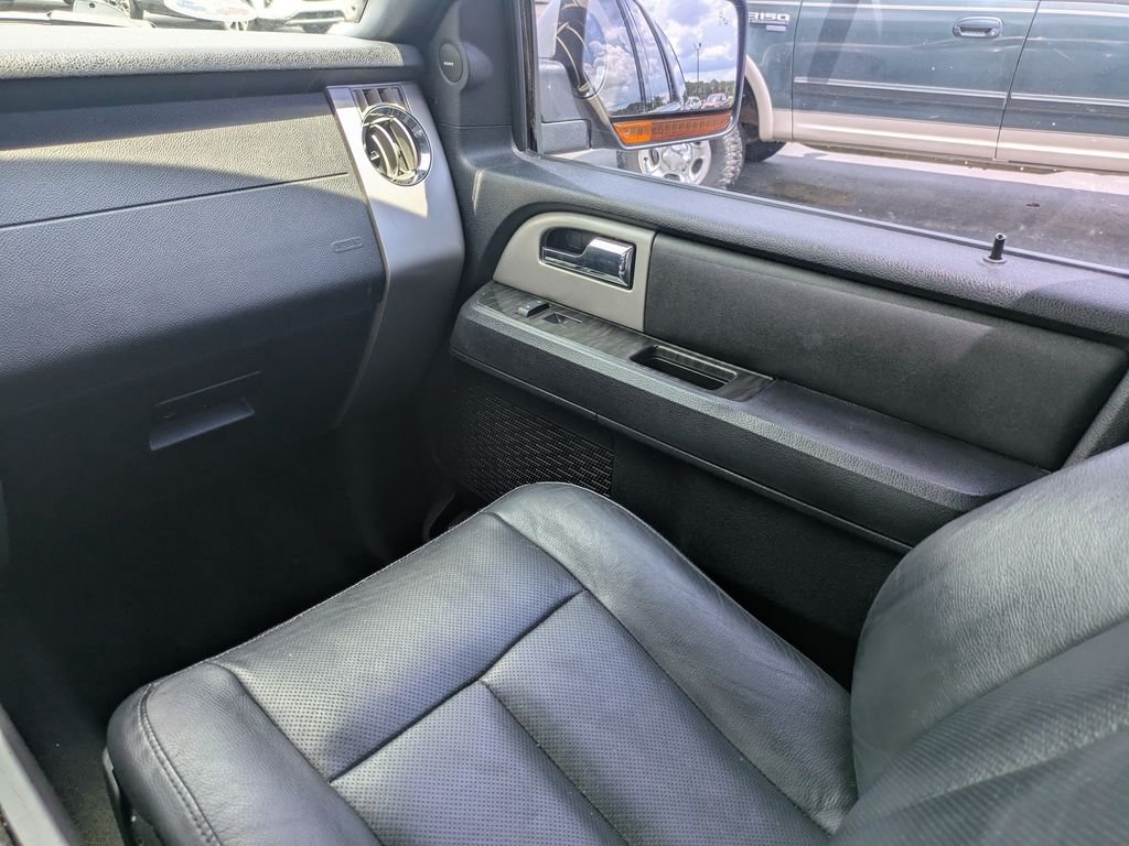 Used 2017 Silver Ford Limited image 20