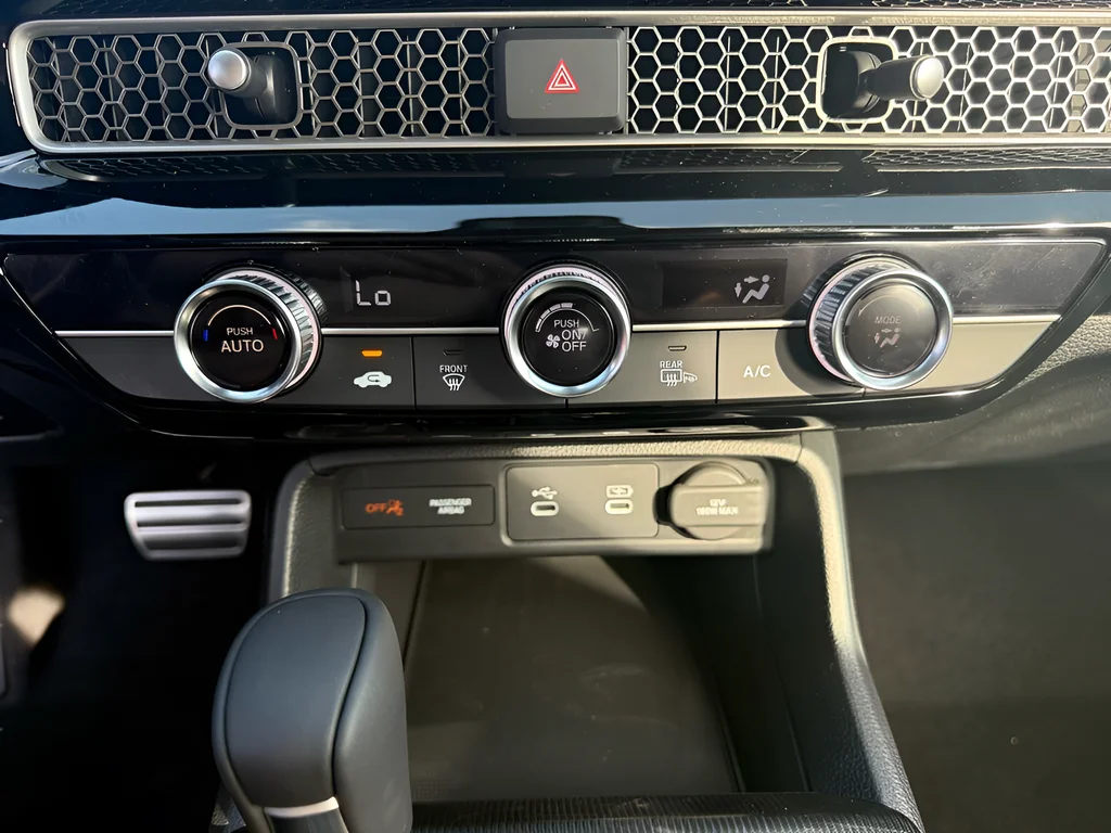2026 Honda Civic Hatchback Sport - Photo 23