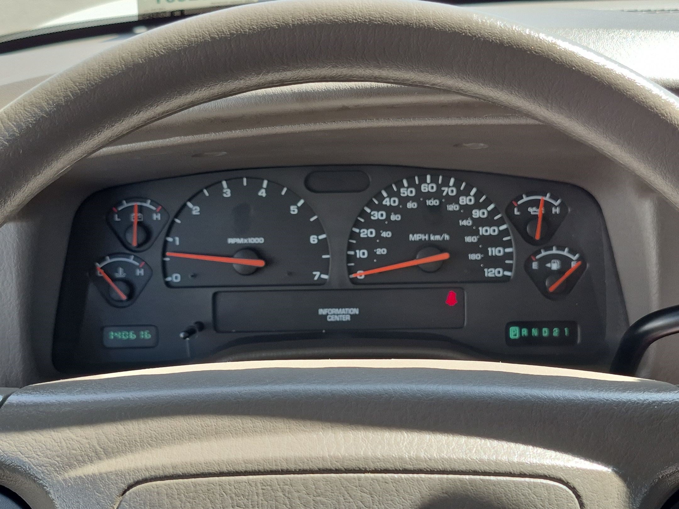 Used 2002 Bright White Clearcoat Dodge SLT image 18