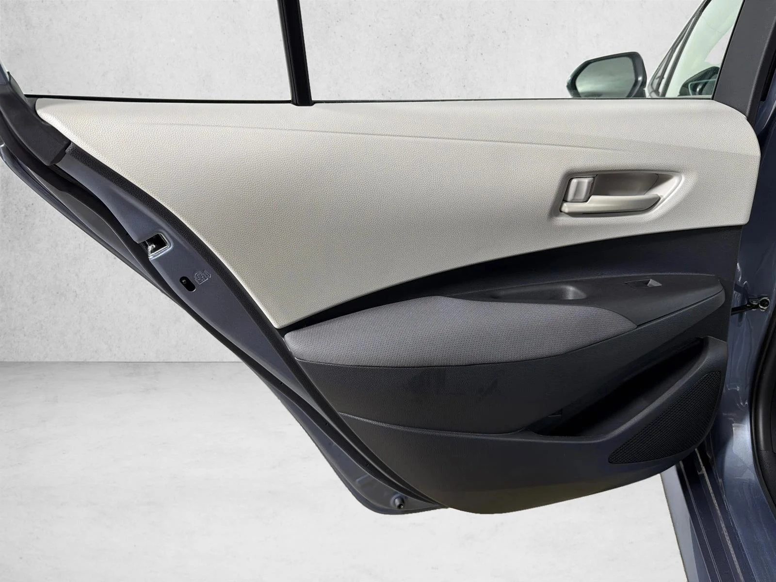 Used 2024 White Toyota LE image 21