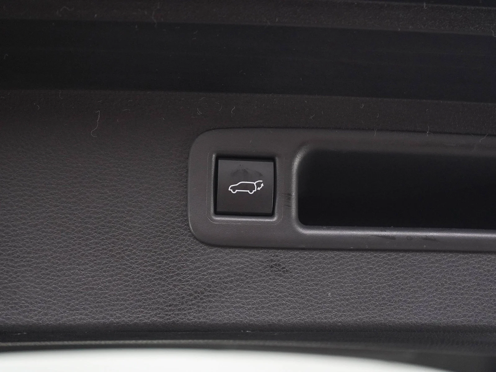 Used 2026  Toyota Hybrid Platinum image 16