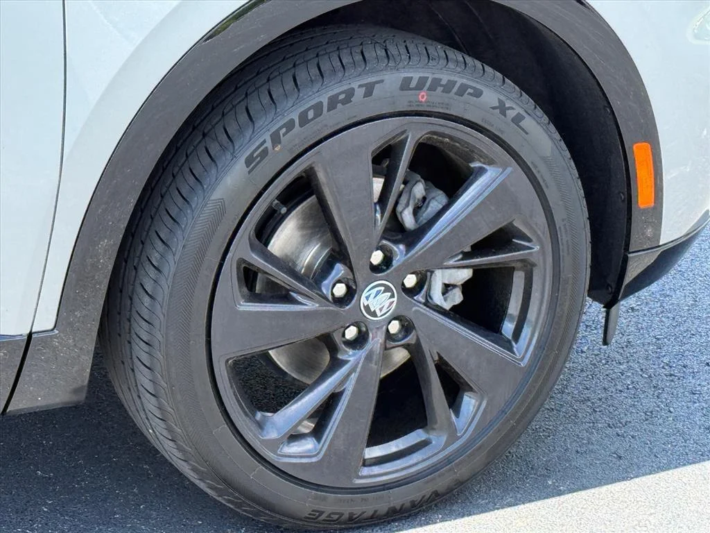 2023 Buick Envision Essence - Photo 9