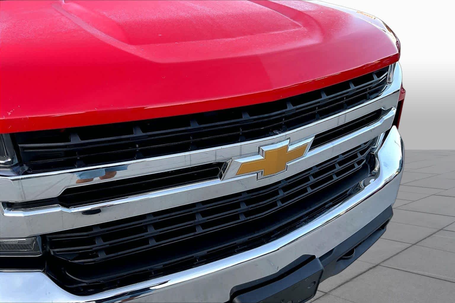 Used 2021 Red Hot Chevrolet LT image 33