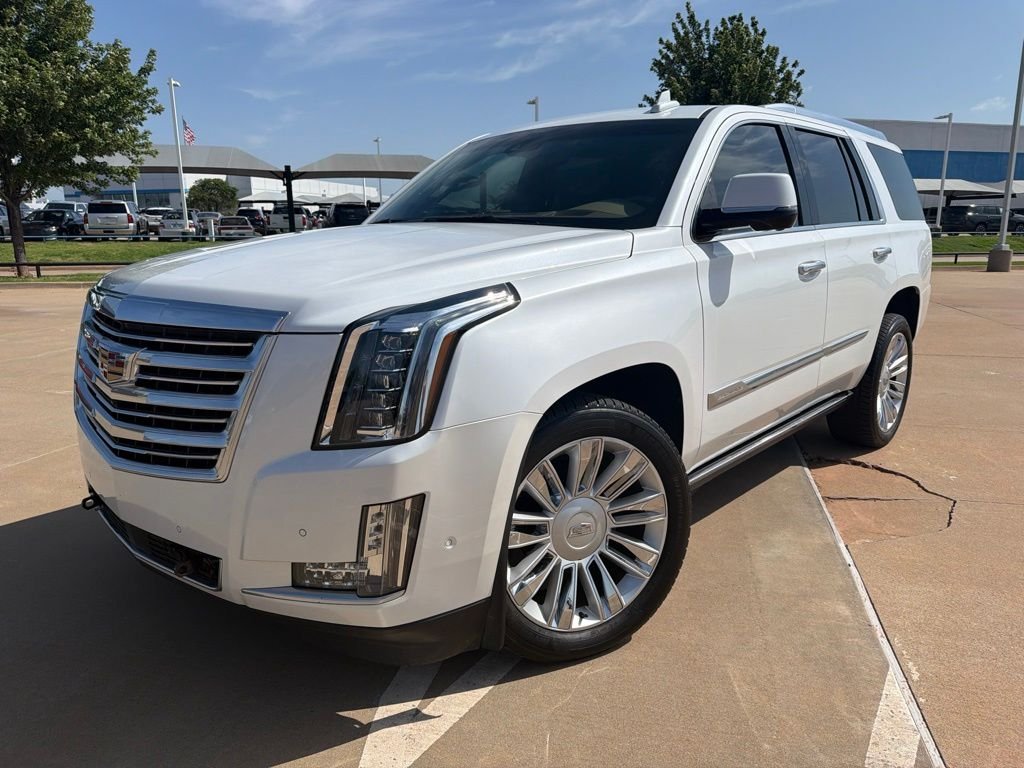 2017 Cadillac Escalade AWD Platinum's photo