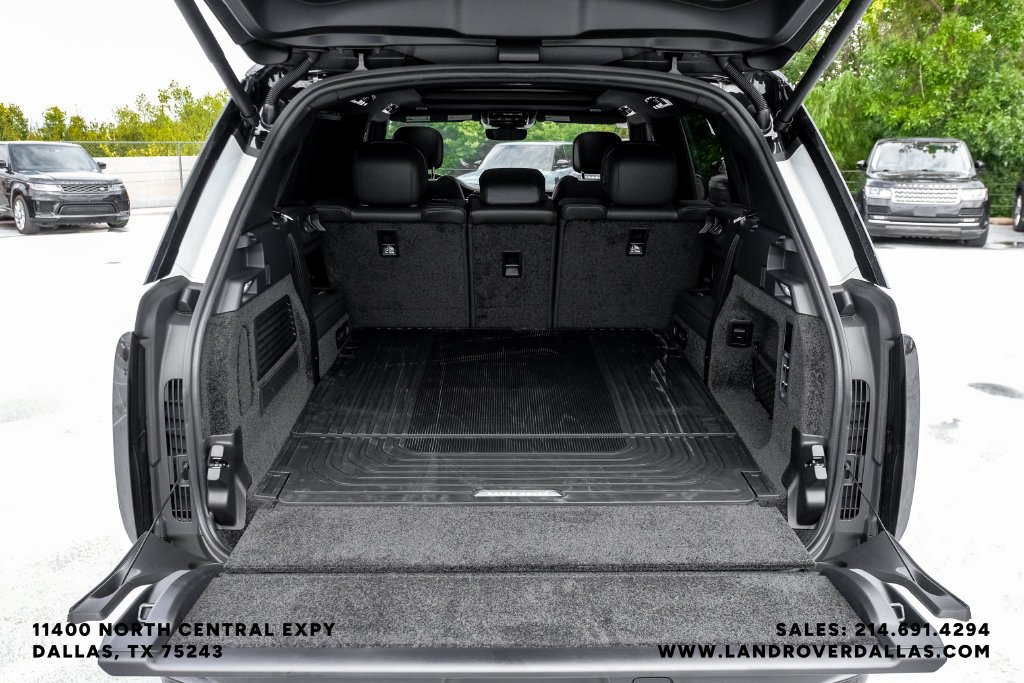 New 2027 Fuji White Land Rover SE image 51