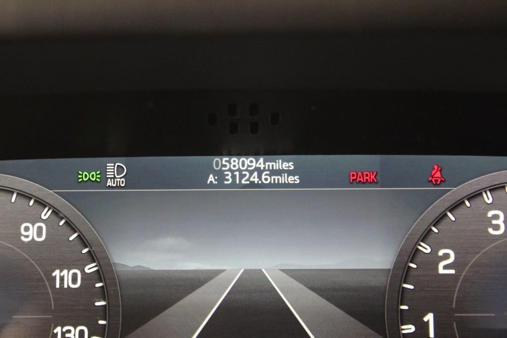 Used 2022  Land Rover XS Edition image 19