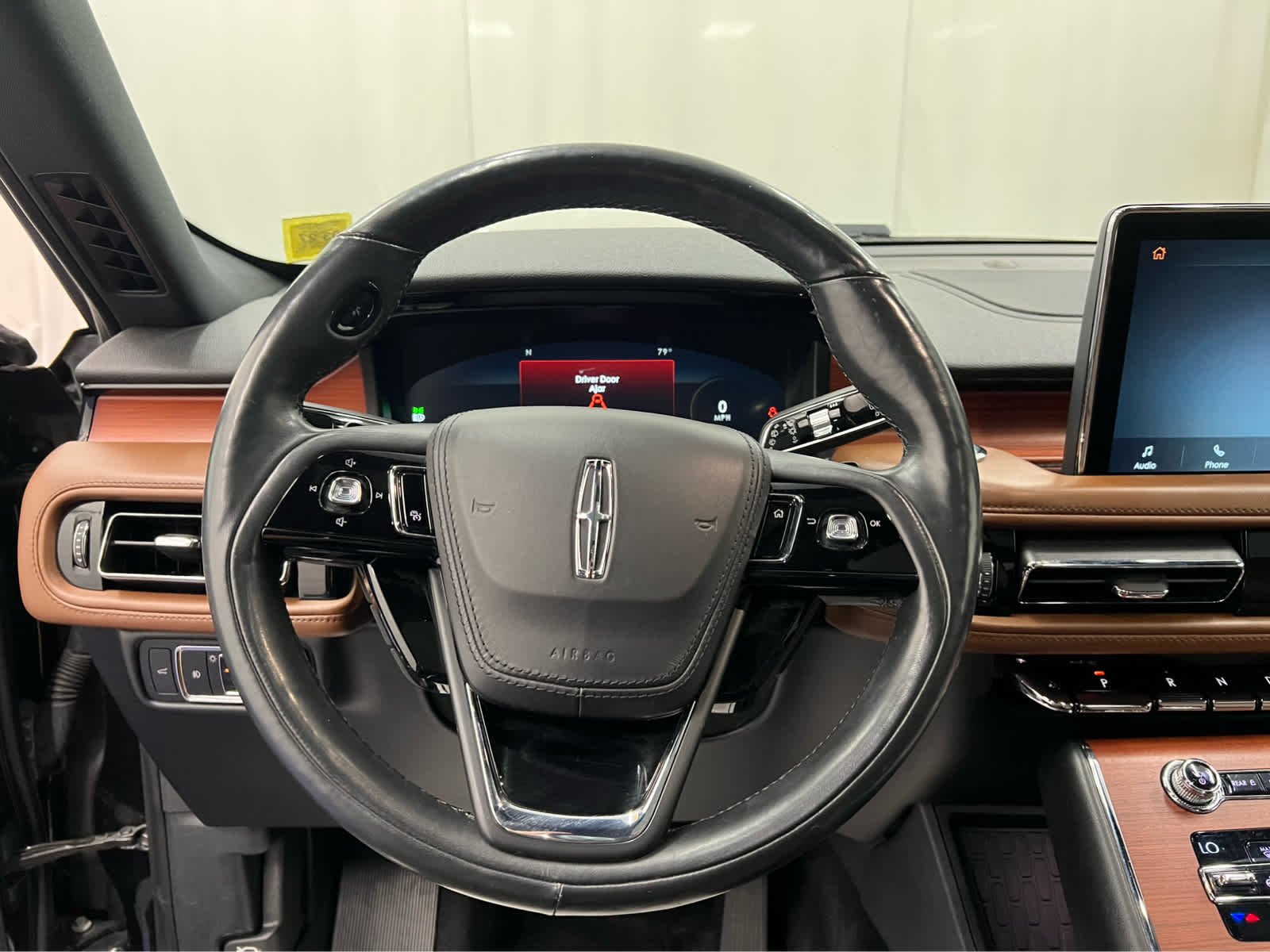 Used 2020 Infinite Black Metallic Lincoln Reserve image 17