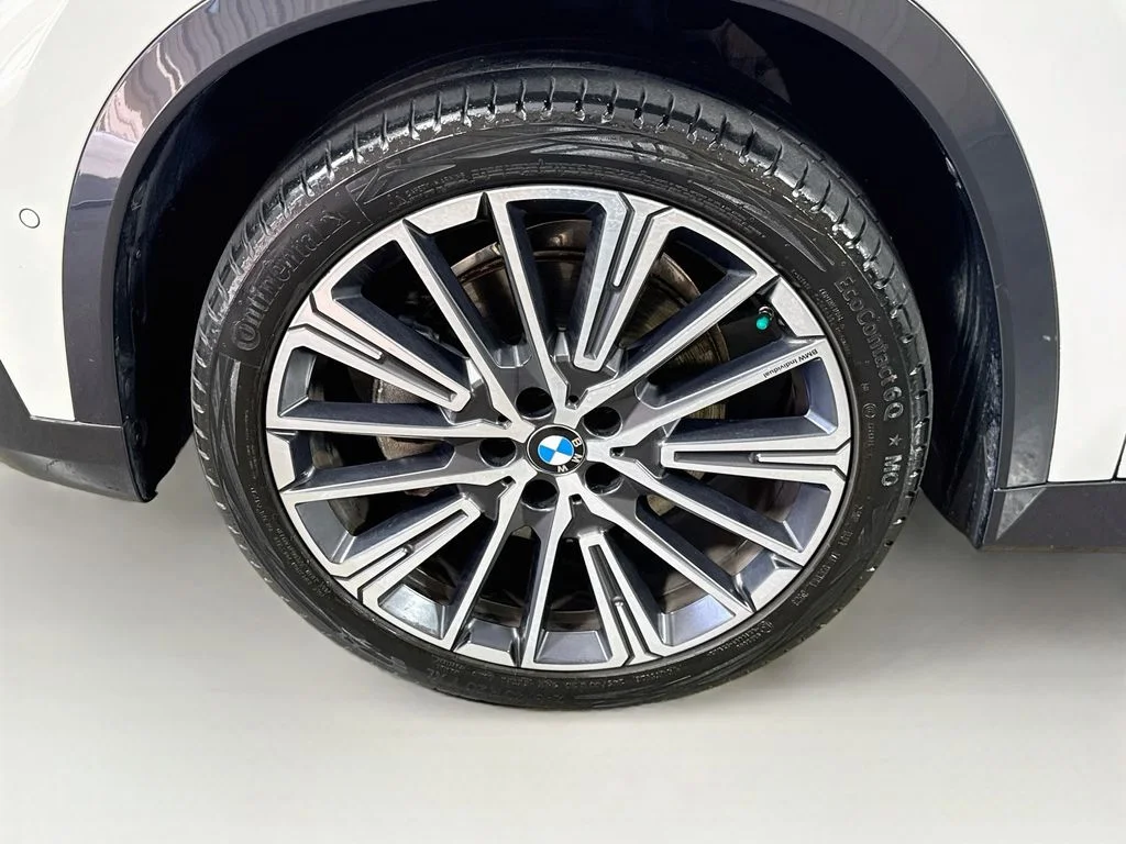 Used 2024 White BMW xDrive28i image 42