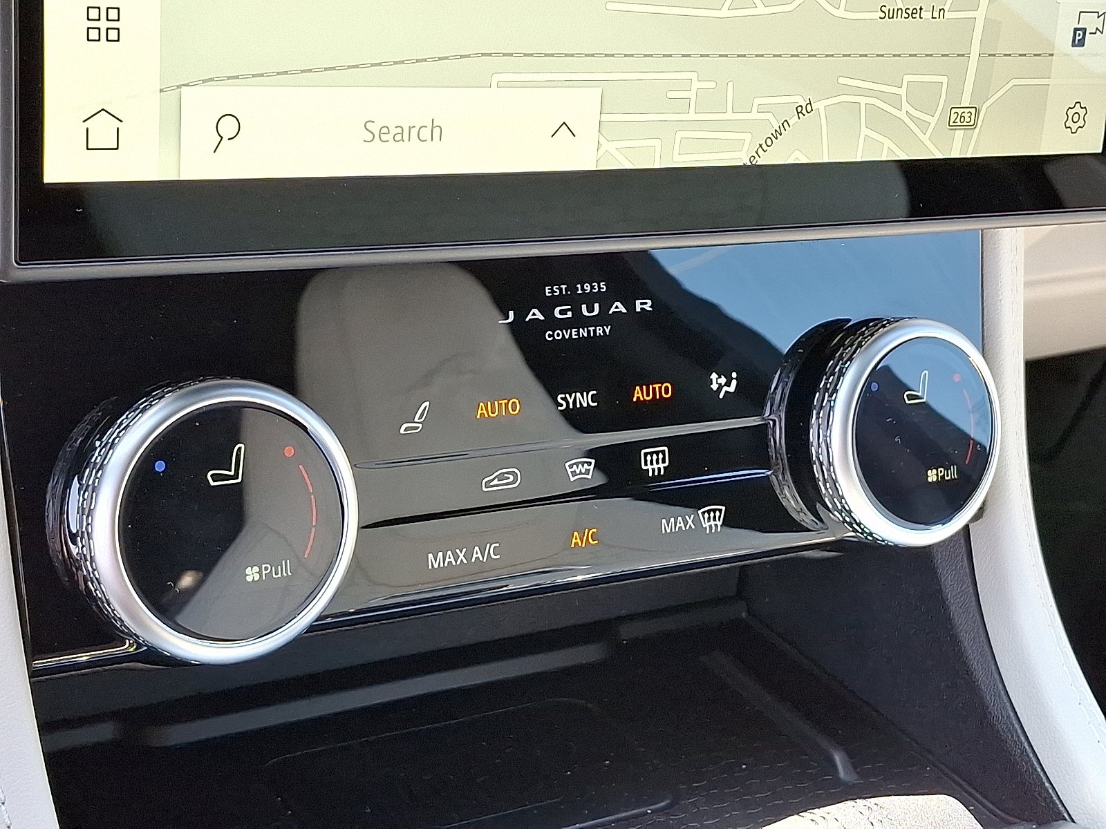 2026 Jaguar F-Pace R-Dynamic S - Photo 17