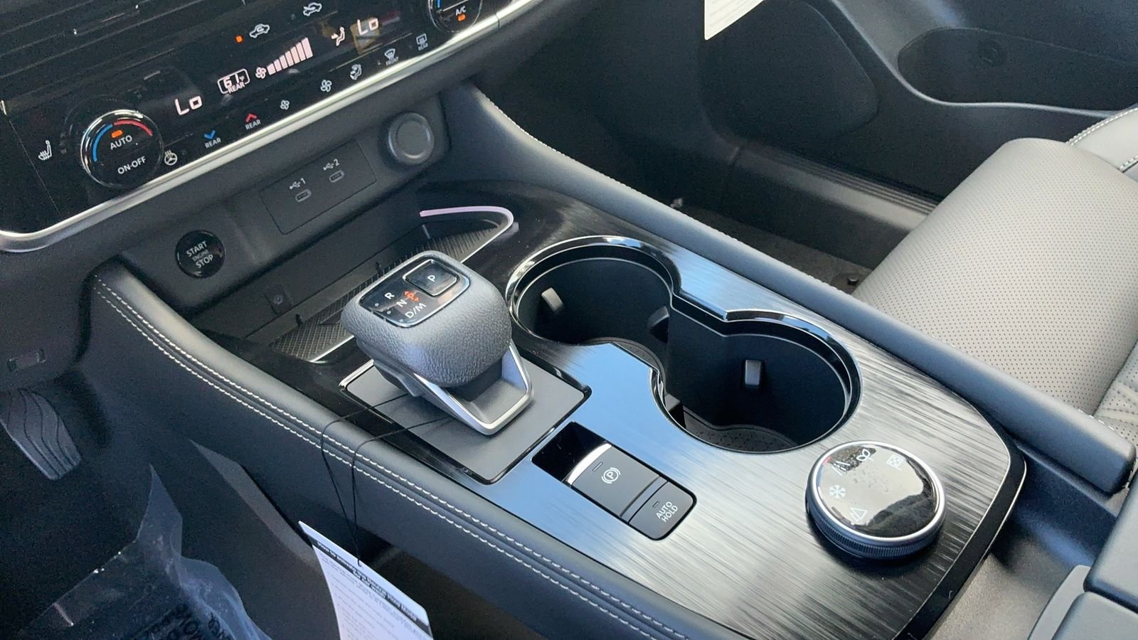 New 2026 White Nissan Platinum image 29