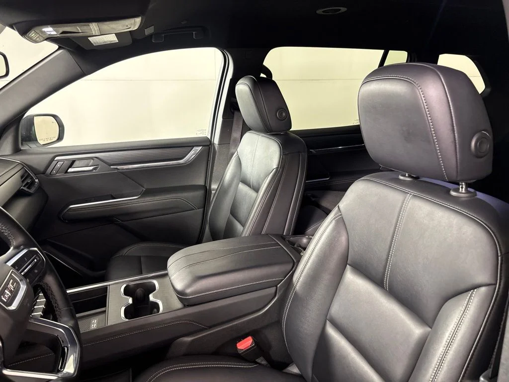 Used 2024 White GMC Elevation image 30