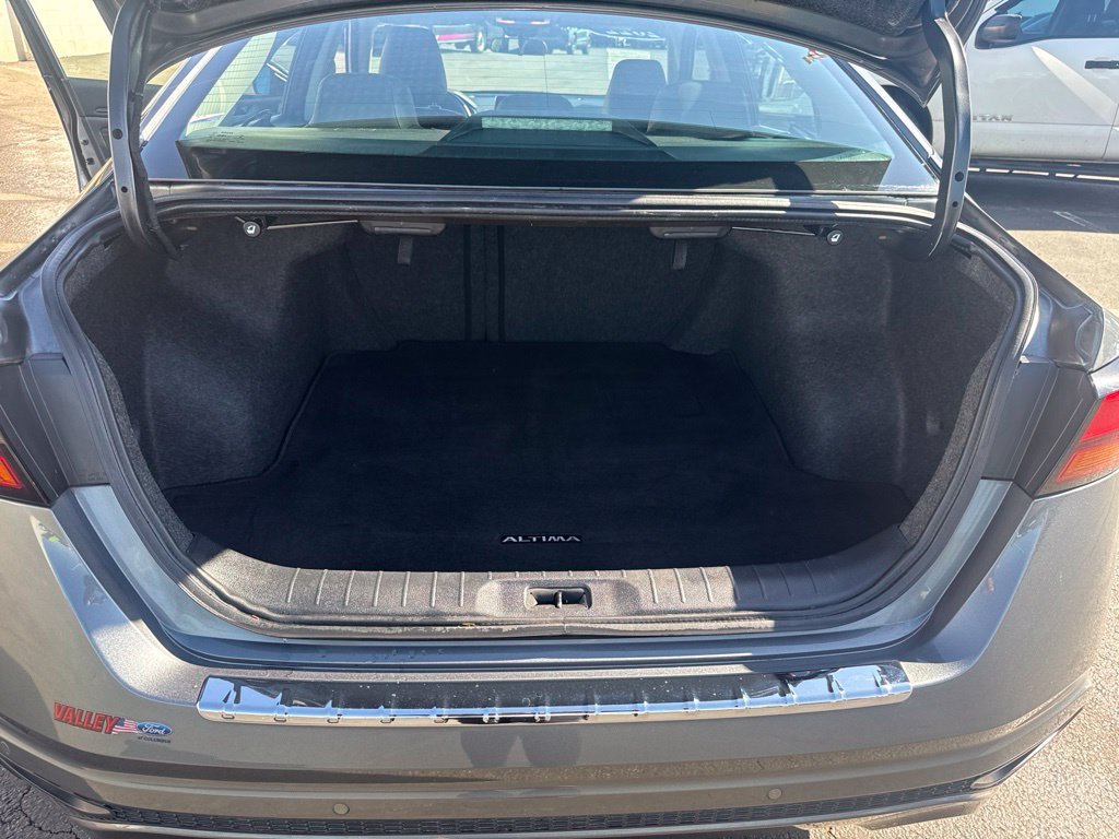 Used 2022 Gray Nissan 2.5 SR image 32