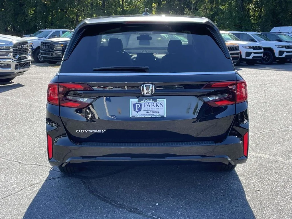 Used 2025  Honda EX-L image 7