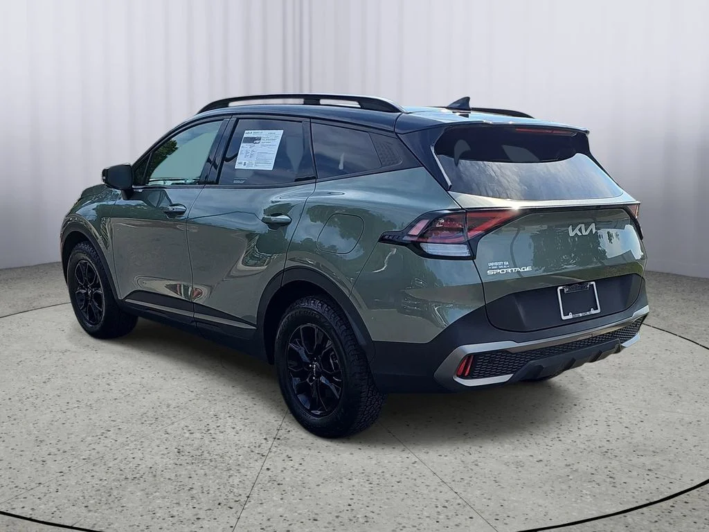 Used 2023 Green Kia X-Pro Prestige image 5