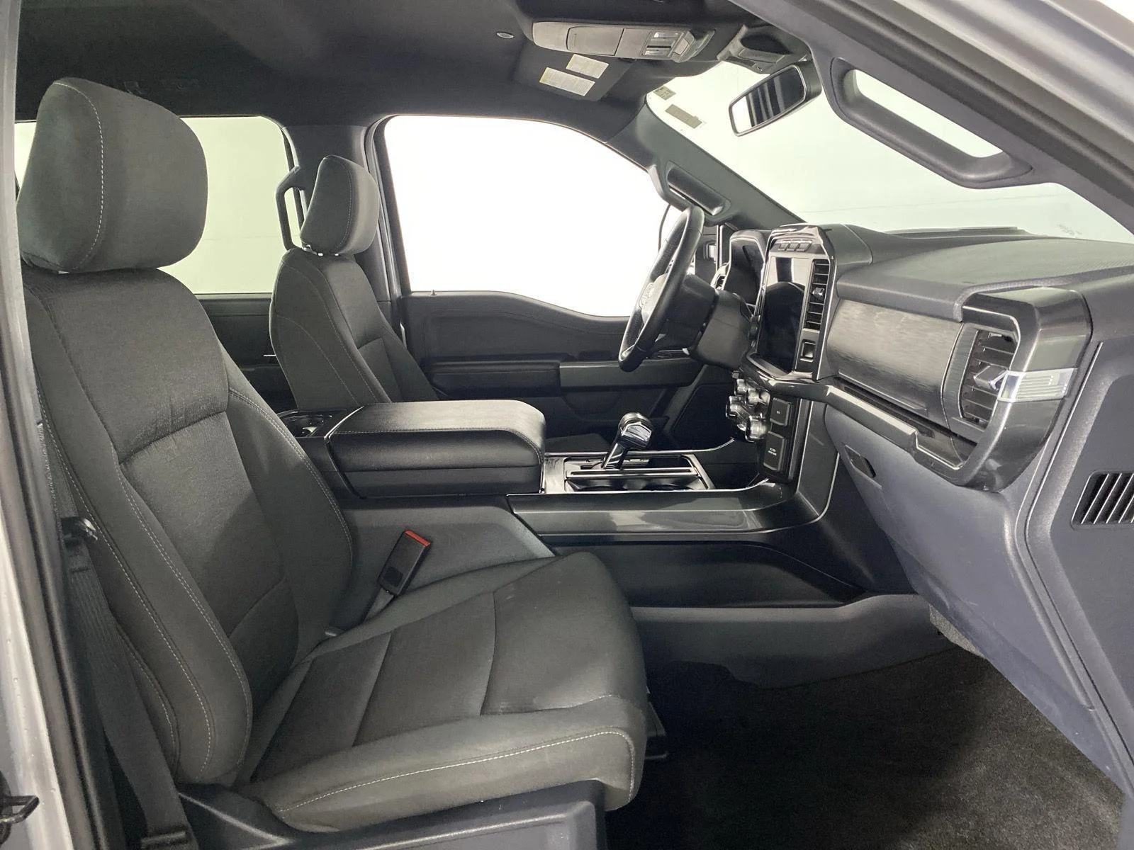 Used 2022 Iconic Silver Ford XLT image 26