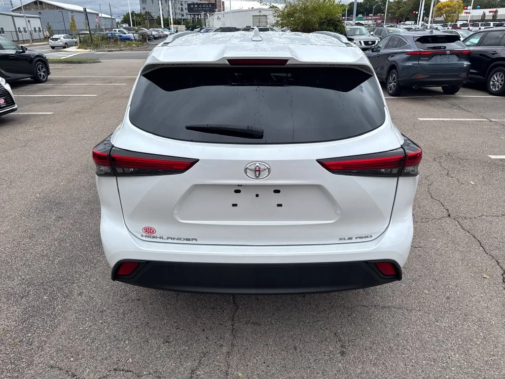 Used 2023 Beige Toyota XLE image 6