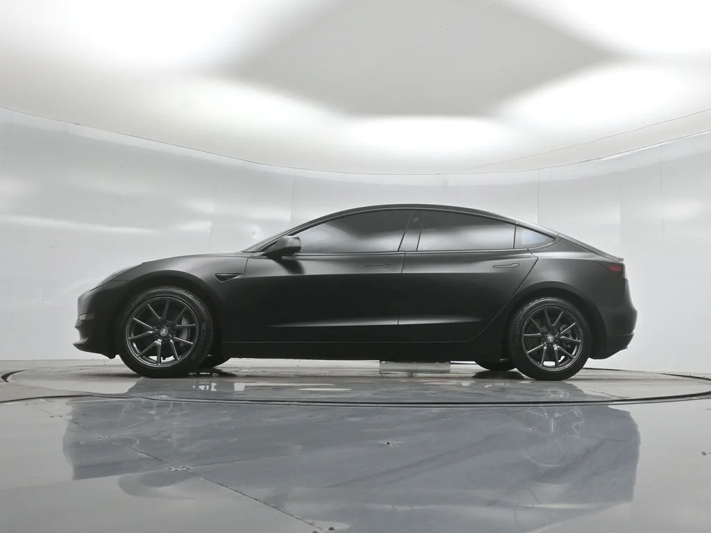 Used 2019 White Tesla Standard Range Plus image 6