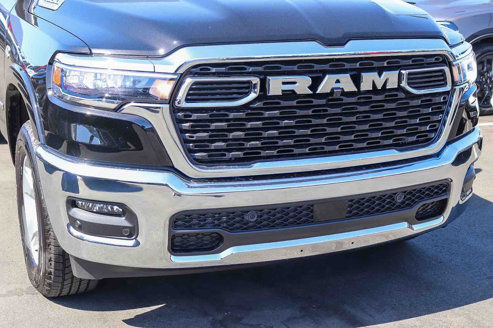 New 2026 Diamond Black Crystal Pearl-Coat Exterior Paint RAM Big Horn image 8