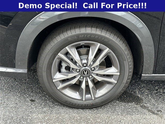 Used 2025 Crystal Black Pearl Acura Base image 11