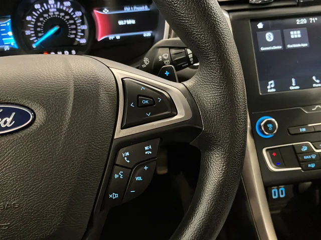 Used 2019 Black Ford SE image 25