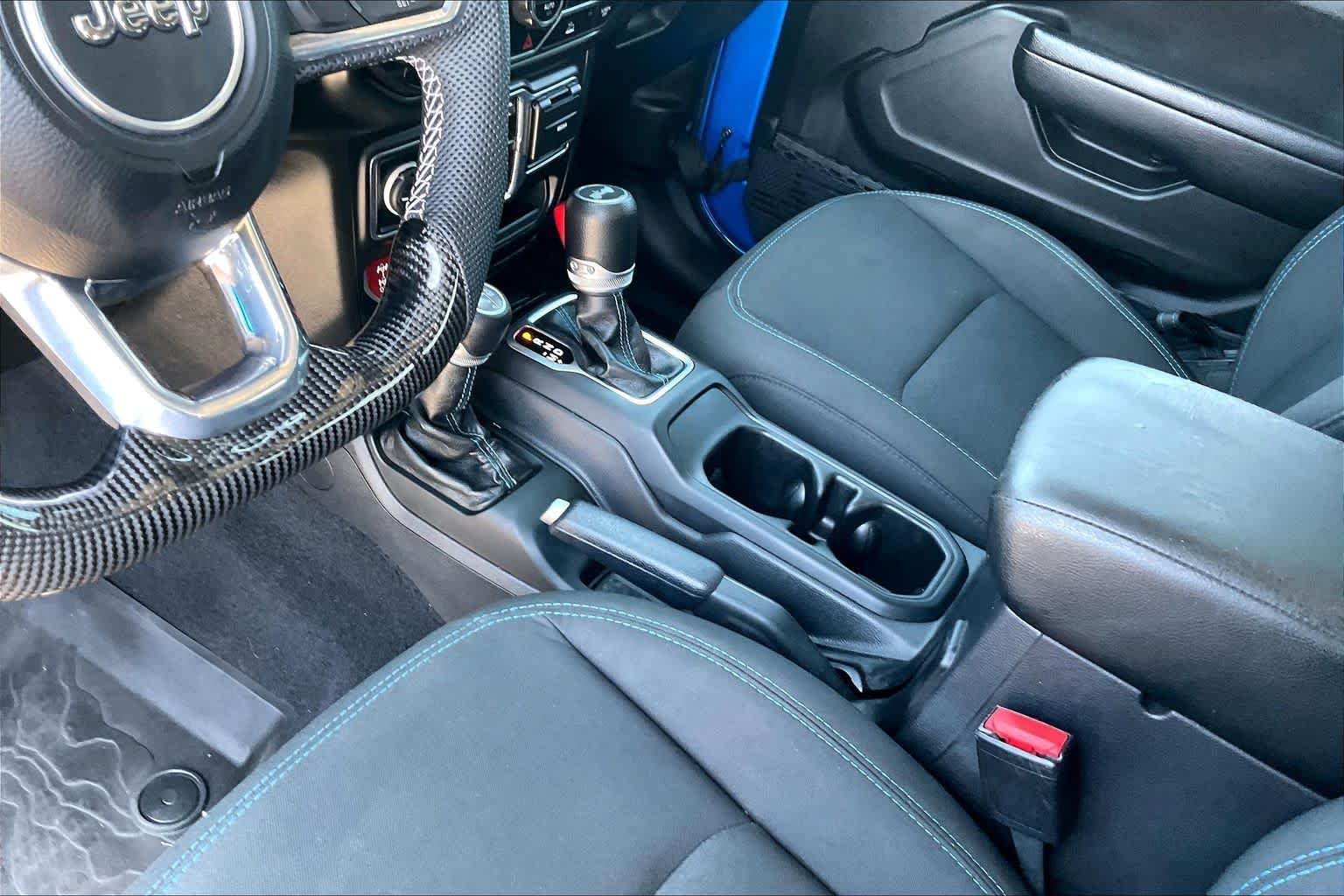 Used 2023 Hydro Blue Pearlcoat Jeep Rubicon image 16