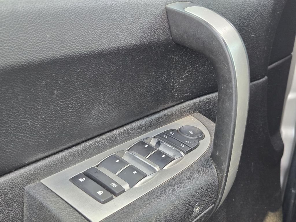Used 2008 Silver Chevrolet LT image 9
