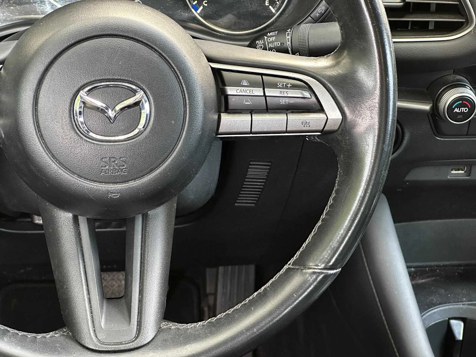 Used 2021  Mazda Select image 18