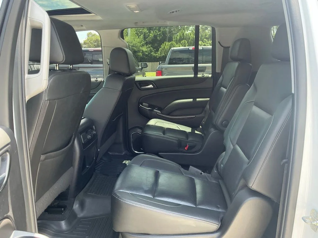 Used 2020 White GMC SLT image 30