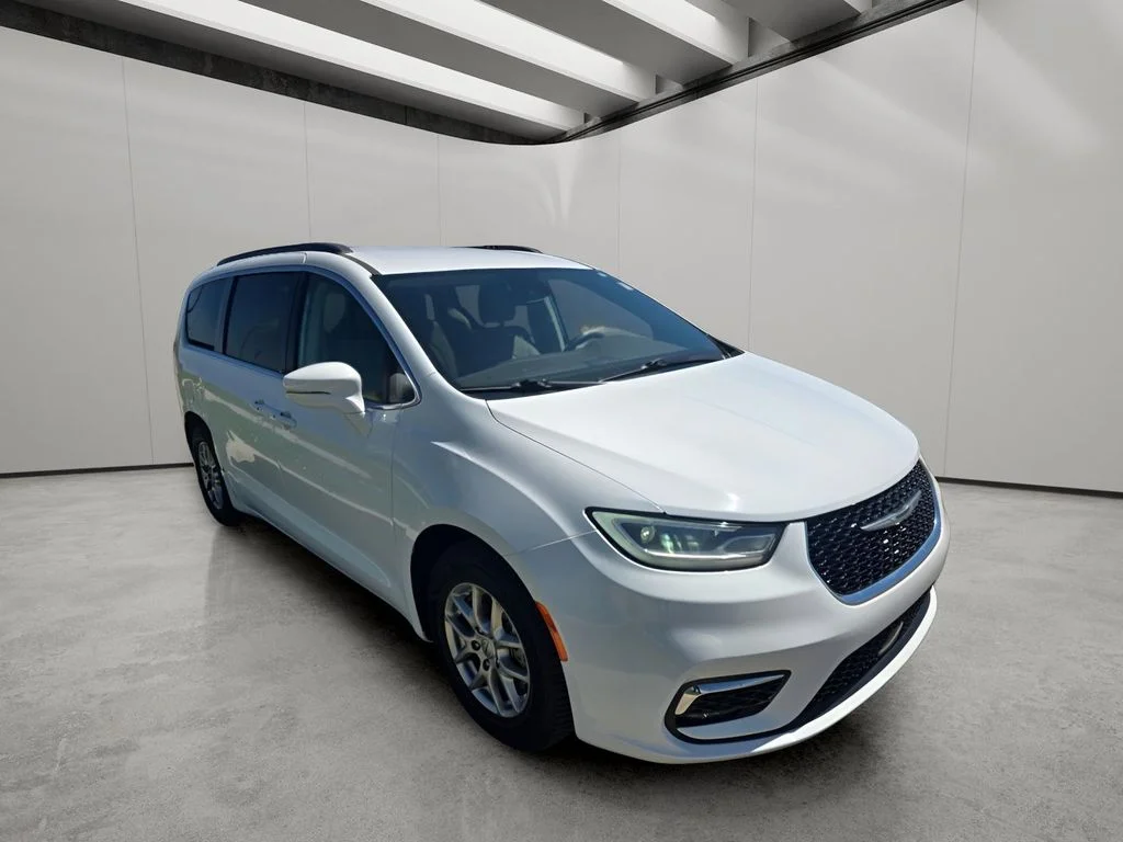 Used 2021 Bright White Clearcoat Chrysler Touring image 7