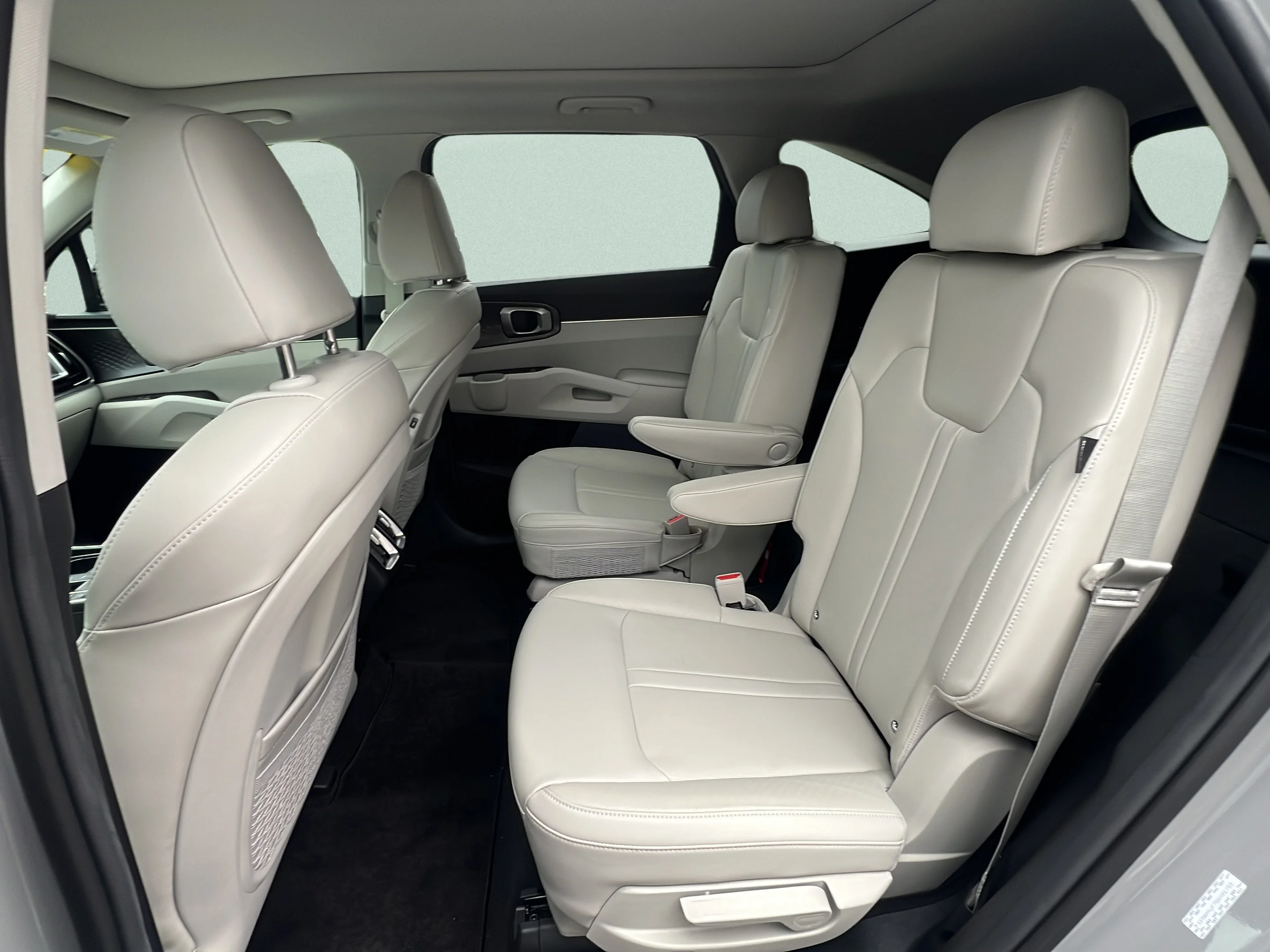 Used 2025 Wolf Gray Kia EX image 13