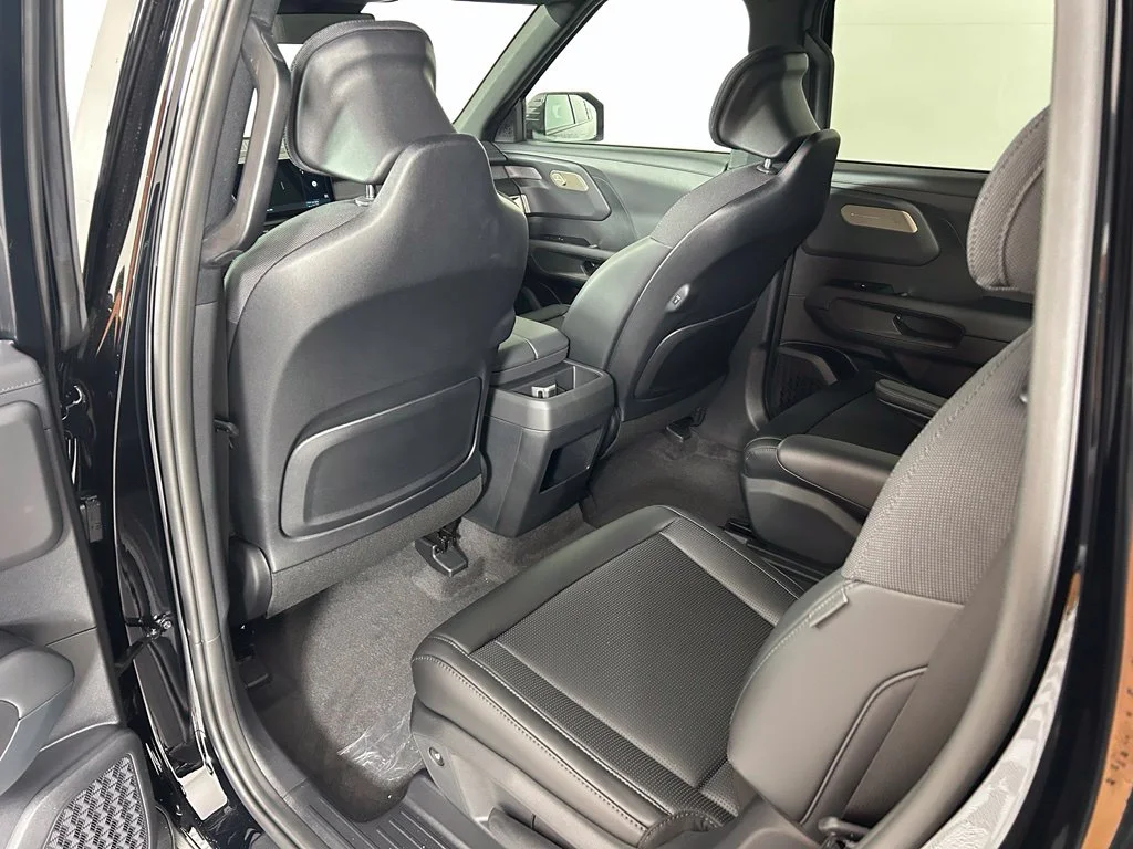 New 2027 Ebony Black Kia S image 12