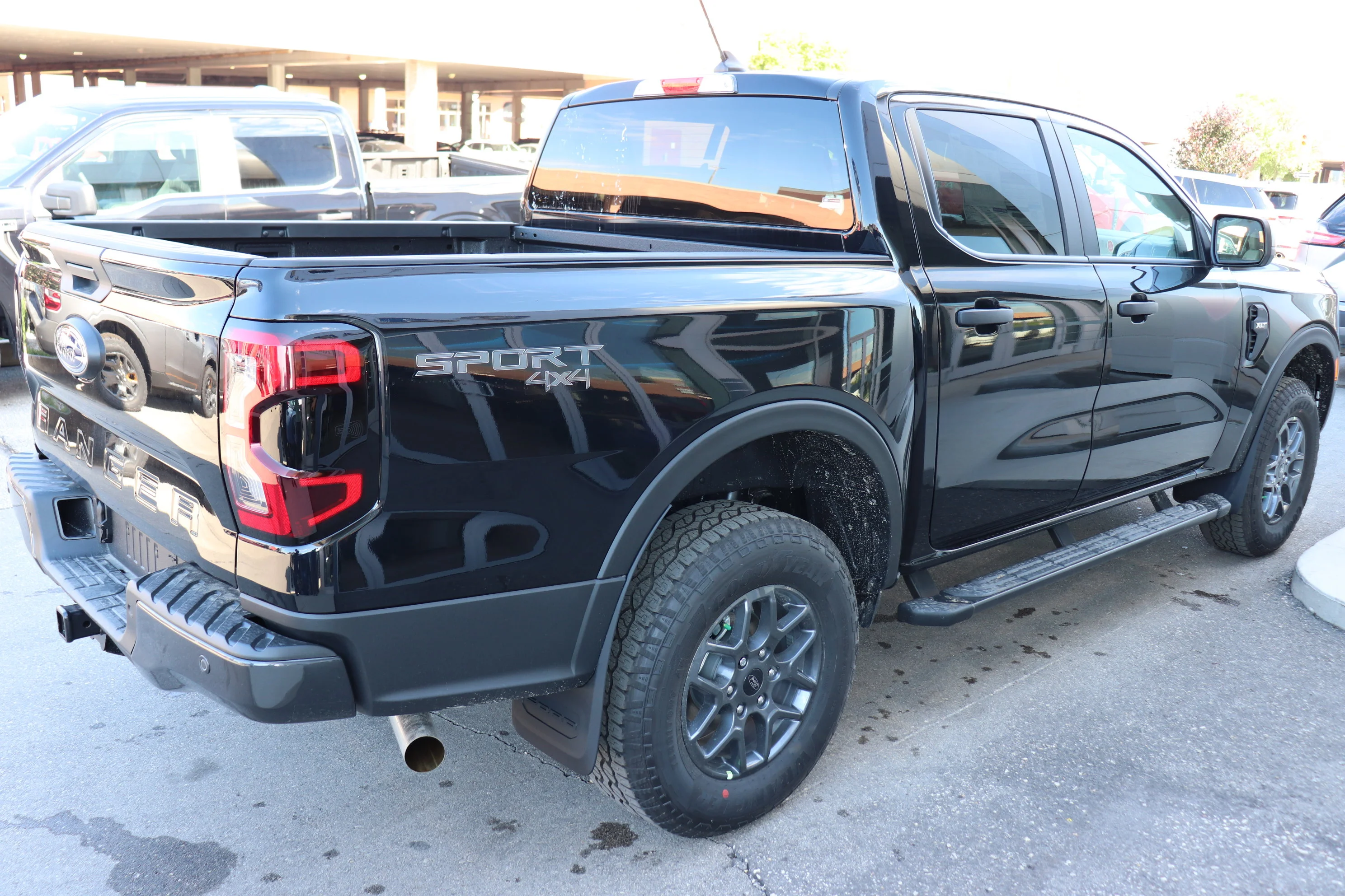 New 2026 SHADOW BLACK Ford XLT image 4