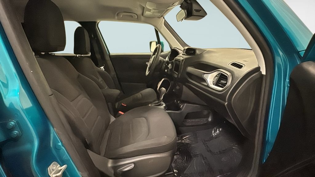 Used 2019 Green Jeep Latitude image 8