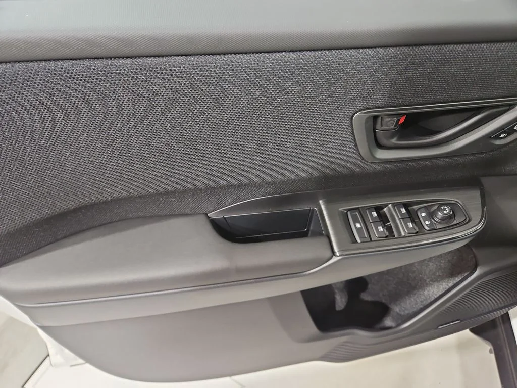 New 2026 CRYSTAL WHITE PEARL Subaru Limited image 10
